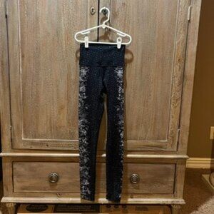 Lululemon Wunder Under Black x Lace Pattern High Rise Leggings